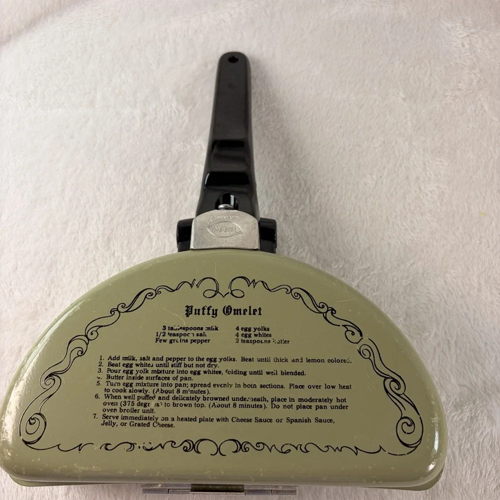 Retro Vintage 70s Mirro Folding Omelet Pan / Hinged Double-Sided Skillet MCM EVC